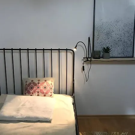 Charmantes Haus Mit Garten In Nächster Seenähe *