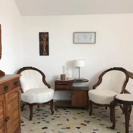 Holiday home Charmantes Haus Mit Garten In Nachster Seenahe Balatonmariafurdo
